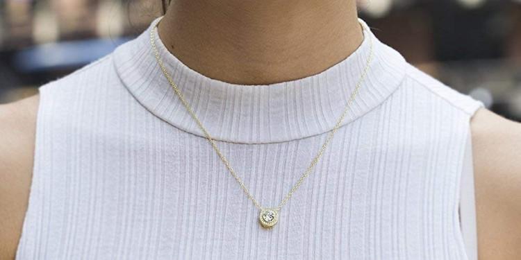 Riakoob Jewelry Round Halo Necklace Made with Crystals in Goldtone