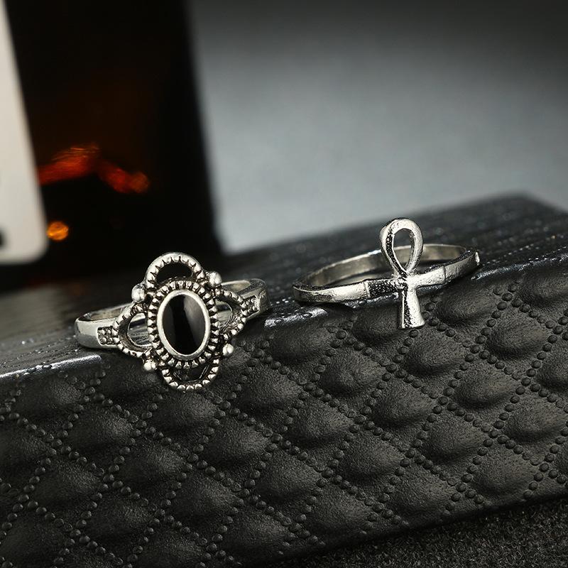 With Luxe Crystals Silvertone Ring ITALY Design