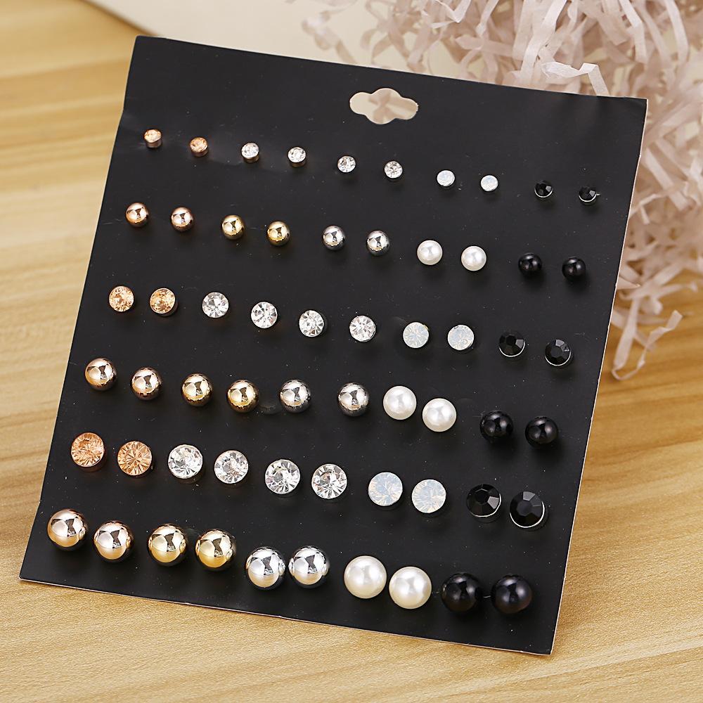 30 Piece Stud Earring Set Goldtone Earring in Goldtone ITALY Design