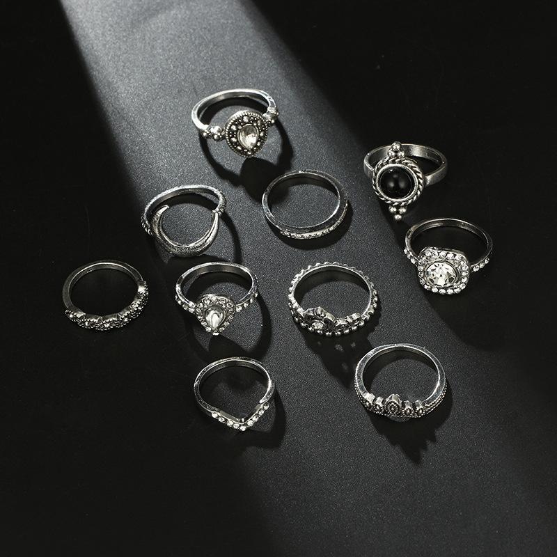 With Luxe Crystals  Silvertone Ring ITALY Design