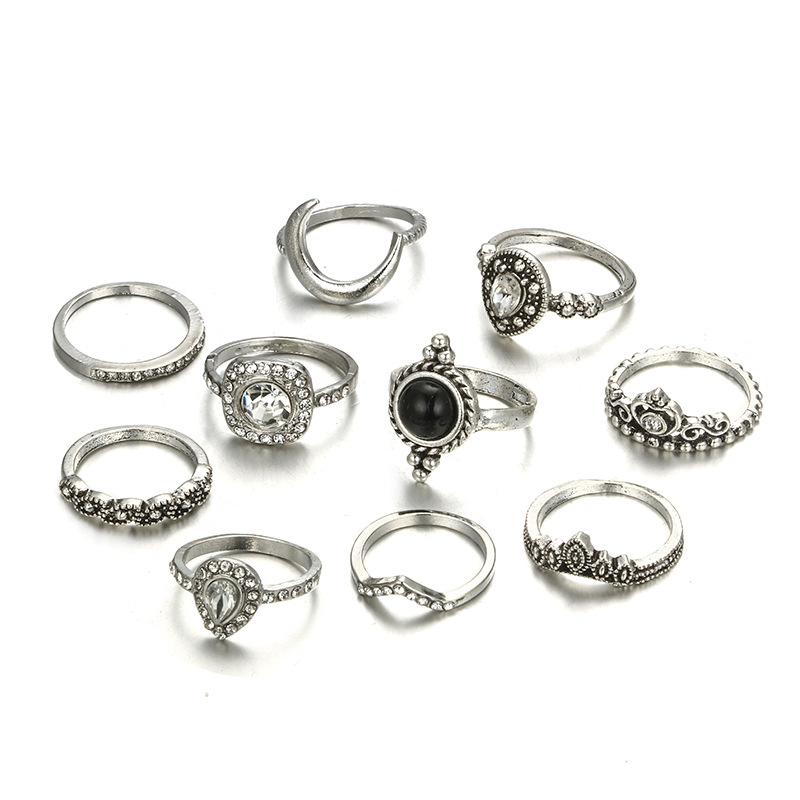 With Luxe Crystals  Silvertone Ring ITALY Design