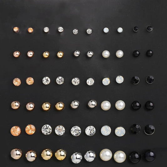 30 Piece Stud Earring Set Goldtone Earring in Goldtone ITALY Design
