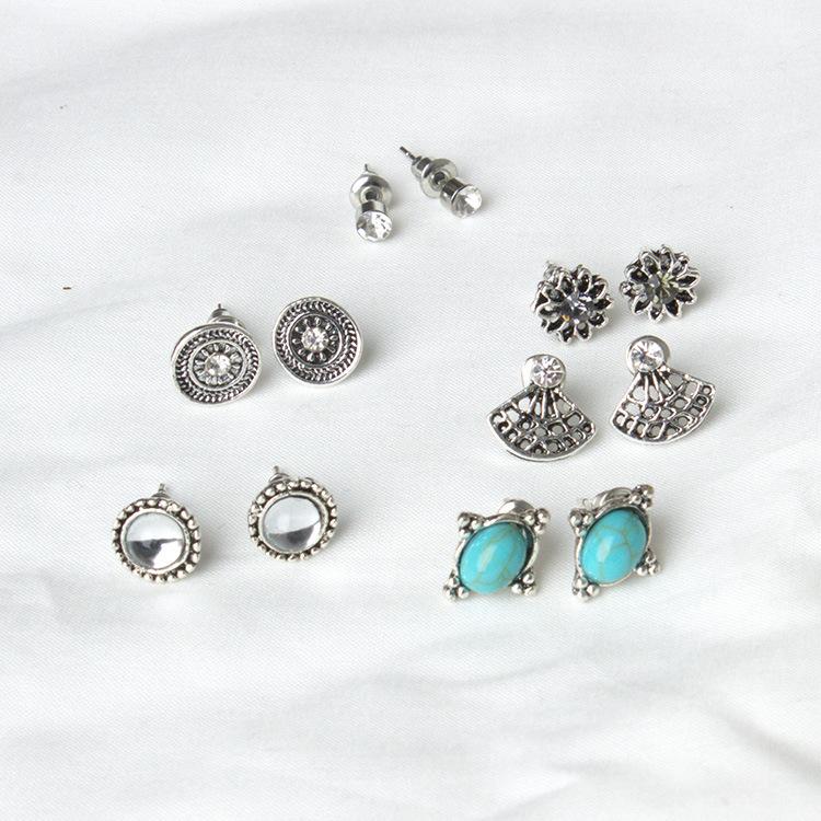 6 Piece Stud Earring  Silvertone Earring in  Silvertone ITALY Design