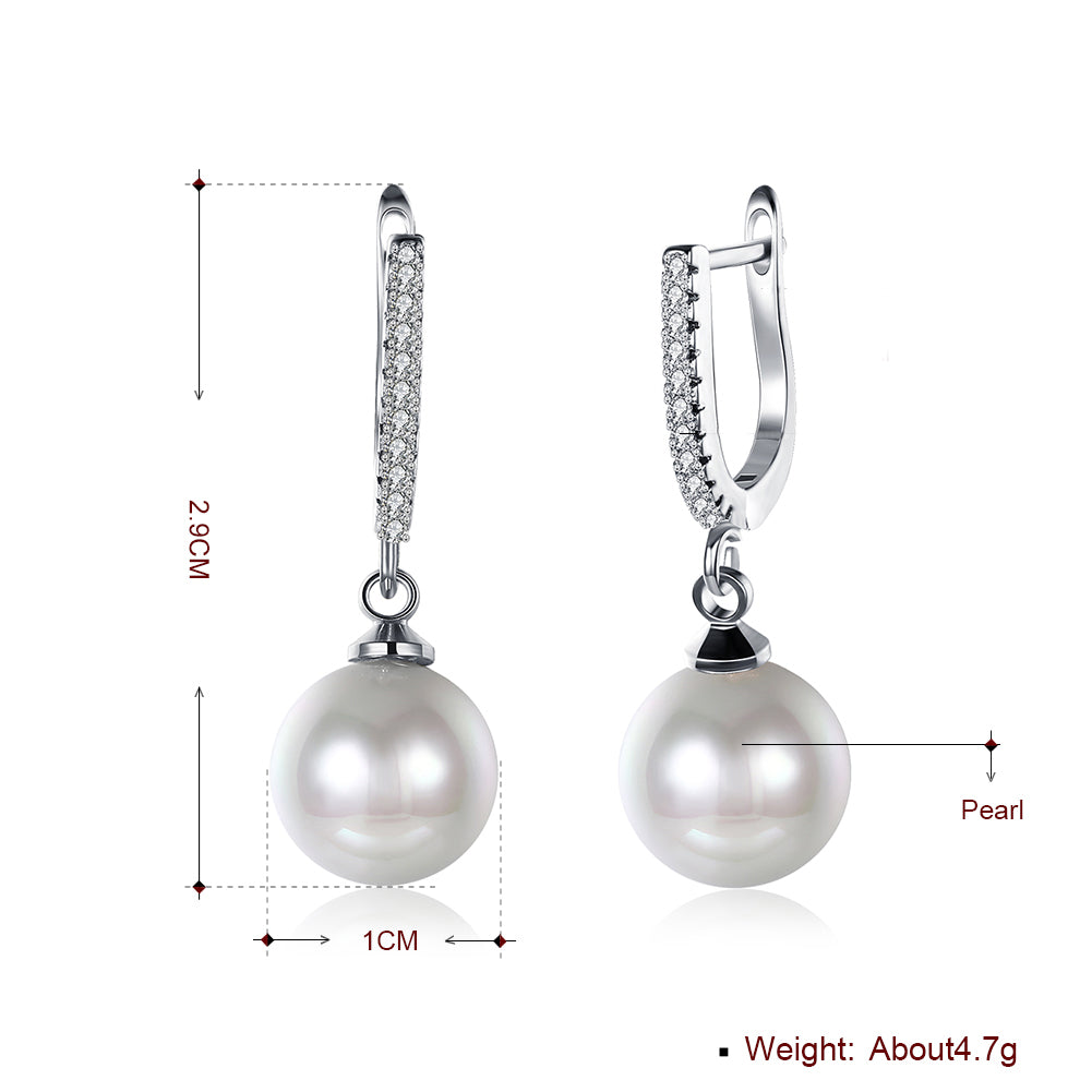 Freshwater Pearl Drop Earring in Goldtone with  Crystals