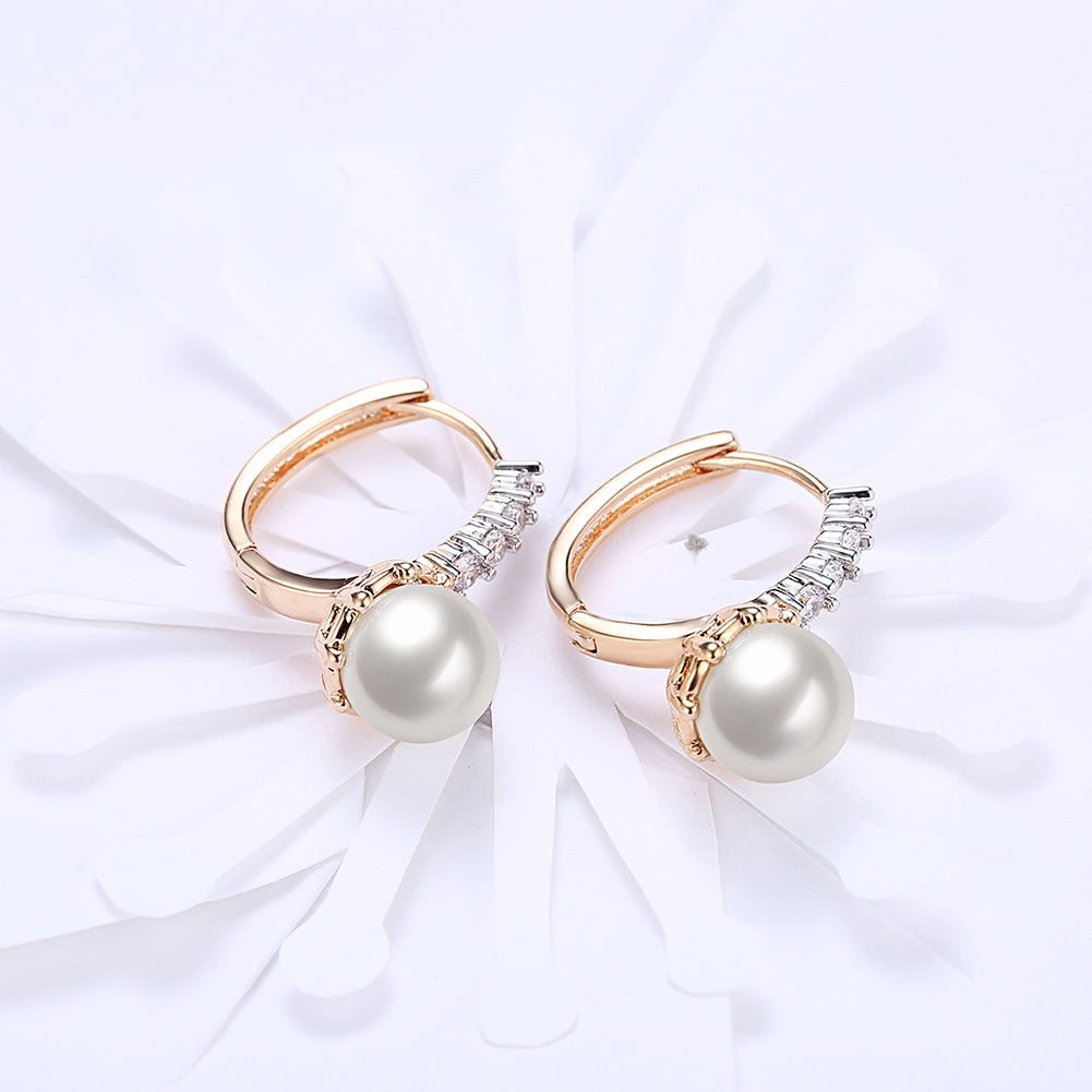 Freshwater Pearl Leverback Earring in Goldtone with  Crystals