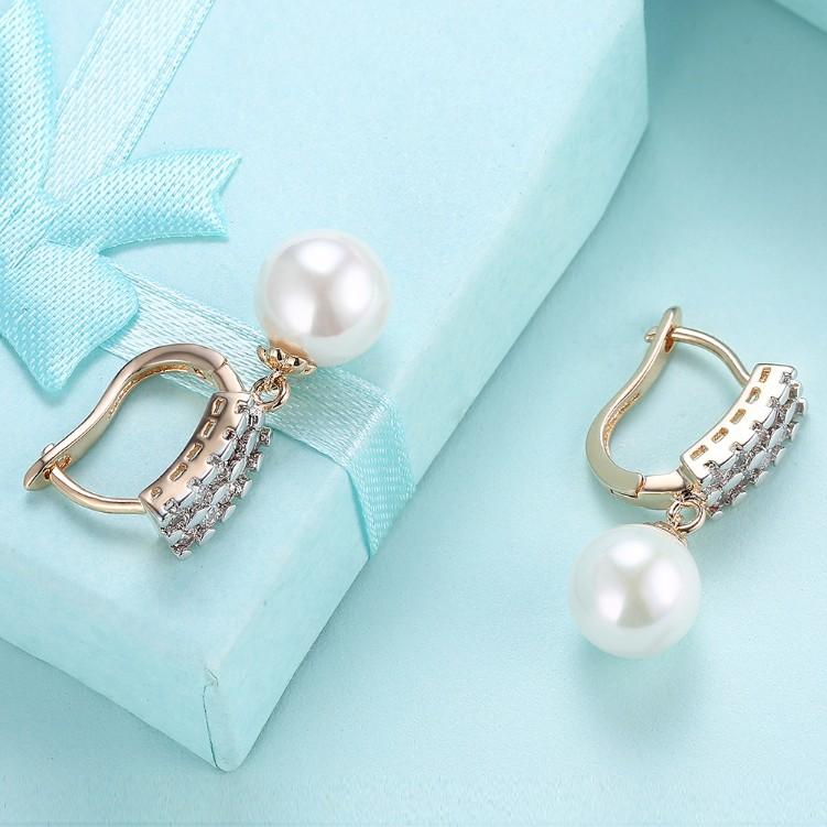 Swarovski Crystal Square Shaped Pearl Leverback Earrings Set in Goldtone - Riakoob Jewelry www.goldennycjewelry.com fashion jewelry for women