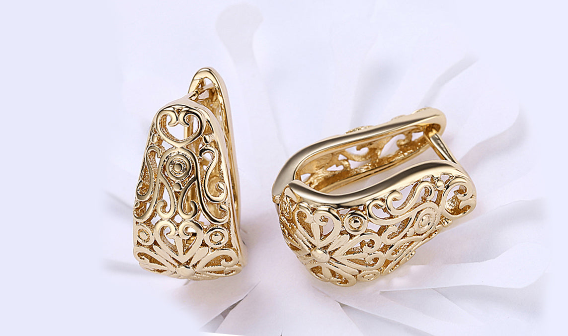 Goldtone Tone  Filigree Laser Cut Clip On Earrings