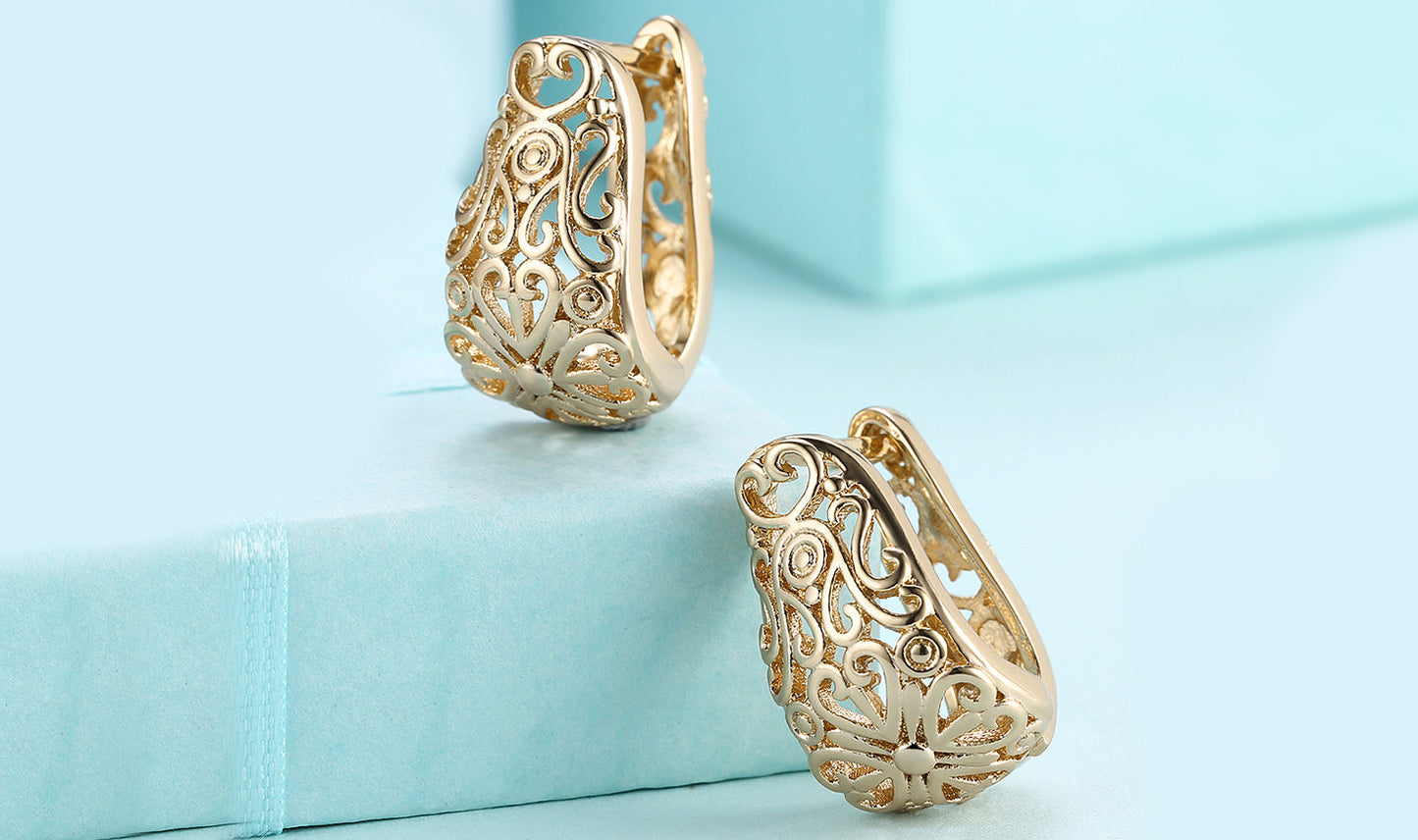 Goldtone Tone  Filigree Laser Cut Clip On Earrings