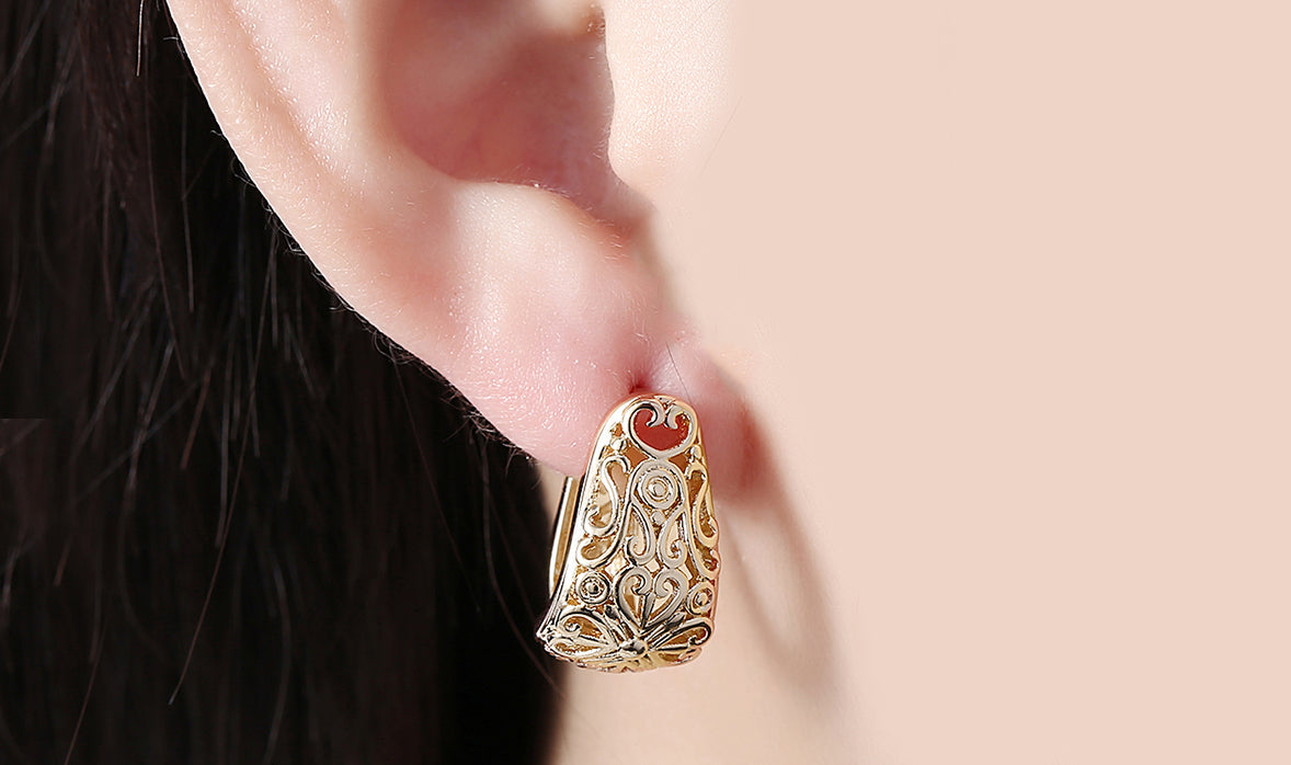 Goldtone Tone  Filigree Laser Cut Clip On Earrings
