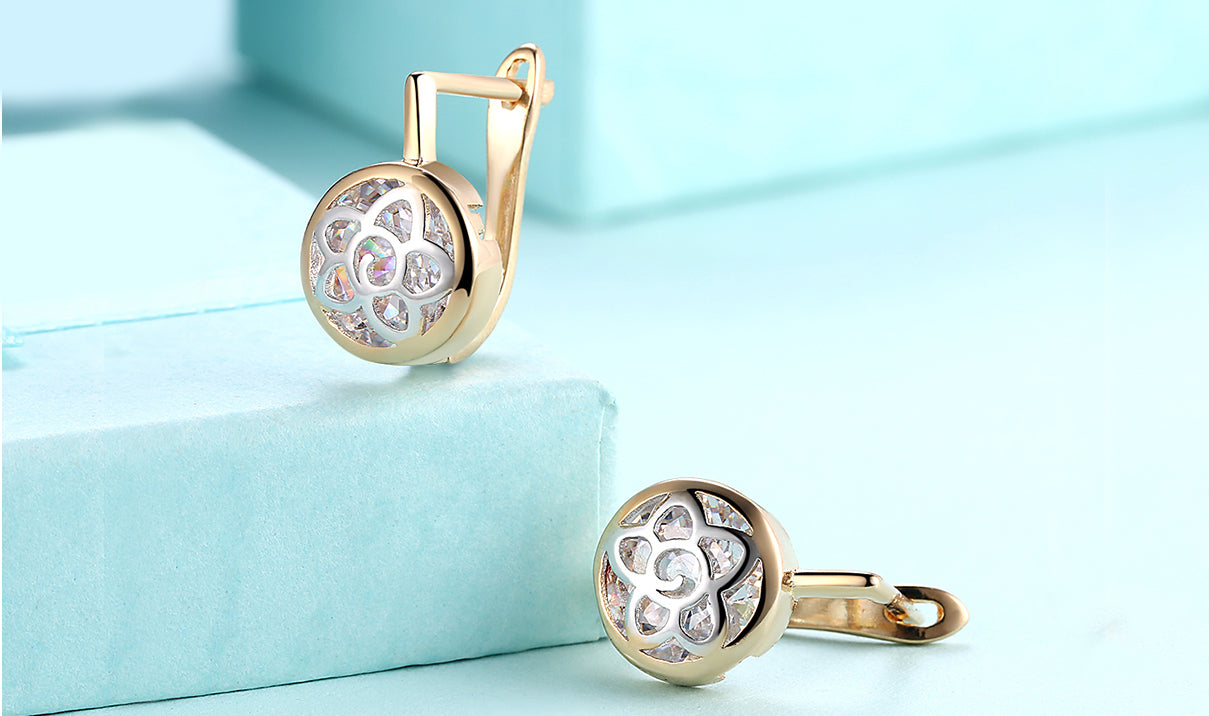 Goldtone Tone  White Sapphire Daisy Design Circular Clip On Earrings